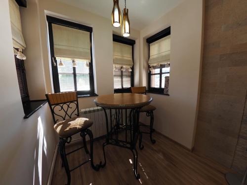 Плевля: Guest house DON-lux