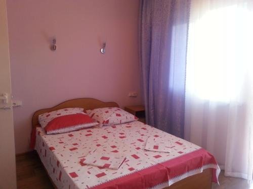 Пицунда: Guest House