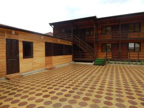 Сухум: Guest House Wood House