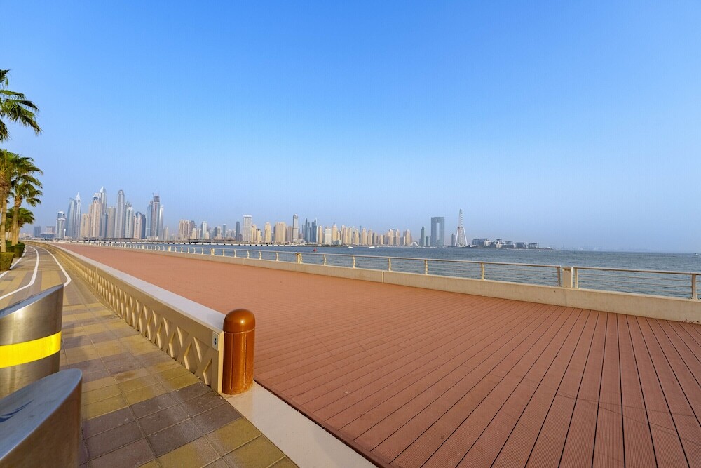Дубай: Grandeur Residences by Maison Privee
