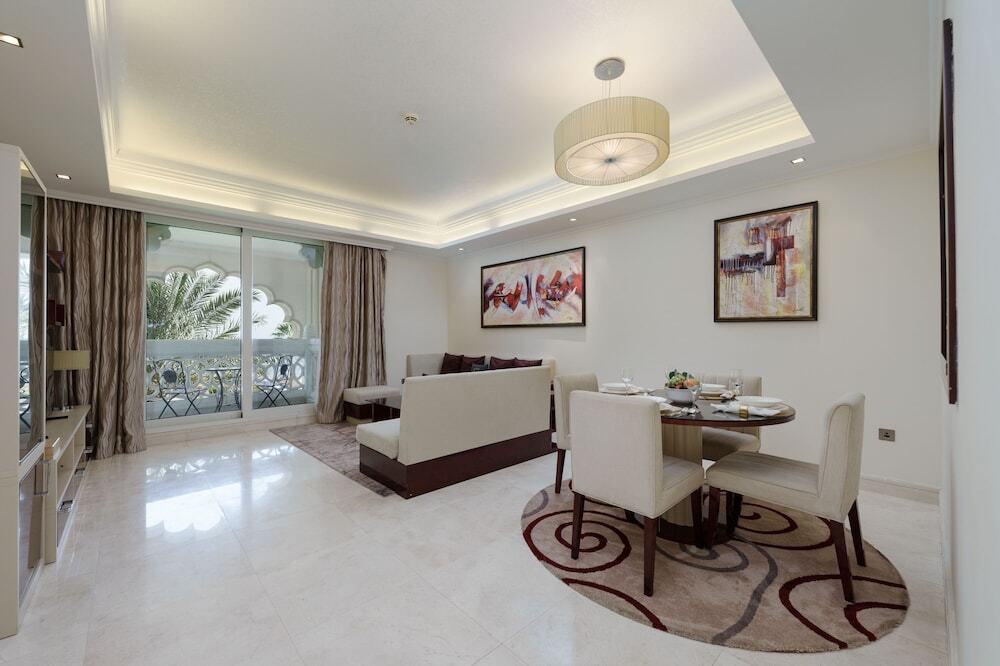 Дубай: Grandeur Residences by Maison Privee