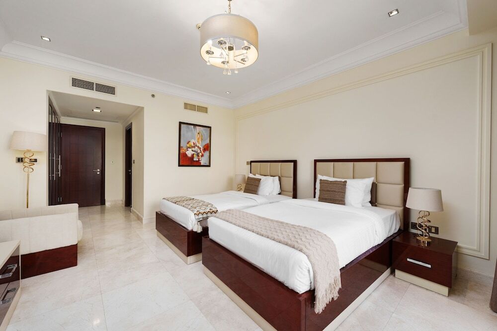 Дубай: Grandeur Residences by Maison Privee