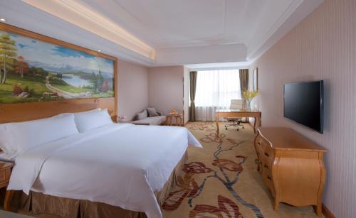Хойчжоу: Vienna Hotel Guangdong Huizhou Jiangbei Sanxin