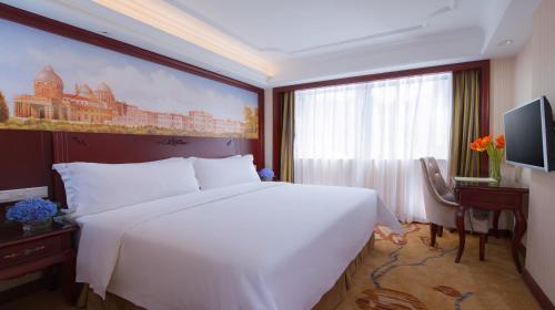 Хойчжоу: Vienna Hotel Guangdong Huizhou Jiangbei Sanxin