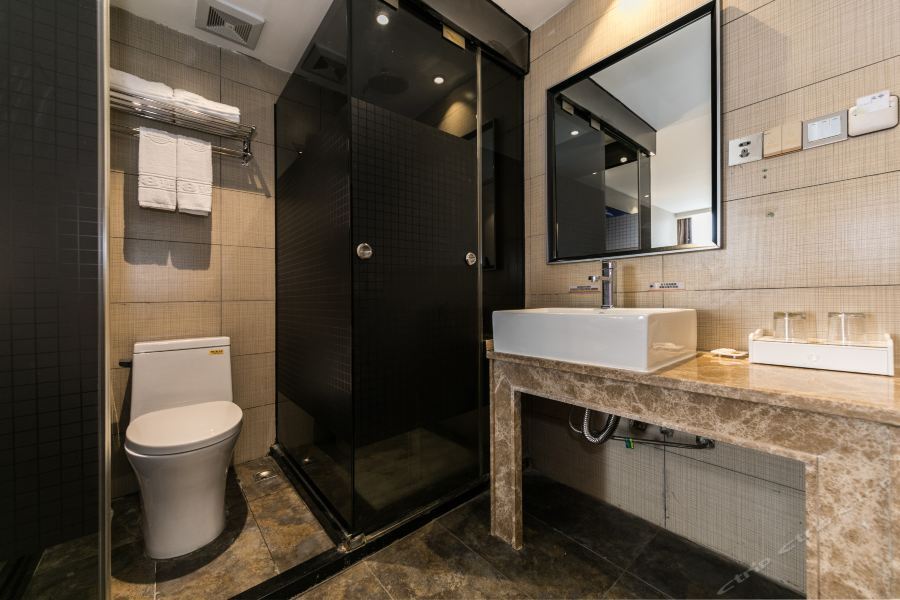 Фучжоу: Jinyue Express Hotel(Fuzhou Paiwei)