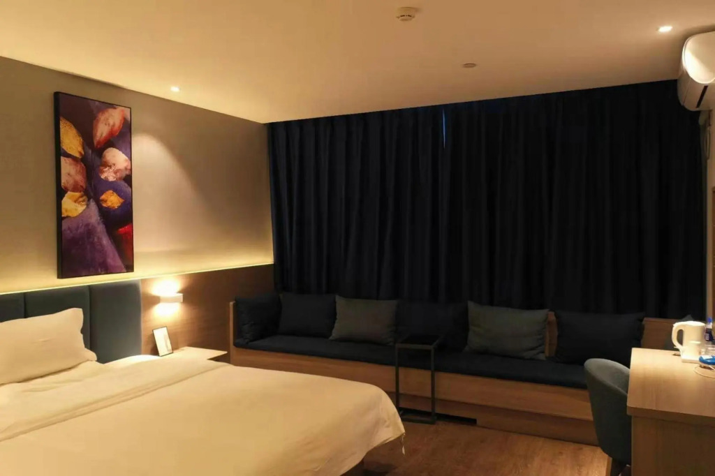 Ичан: 7 Days Premium Yichang Yiling