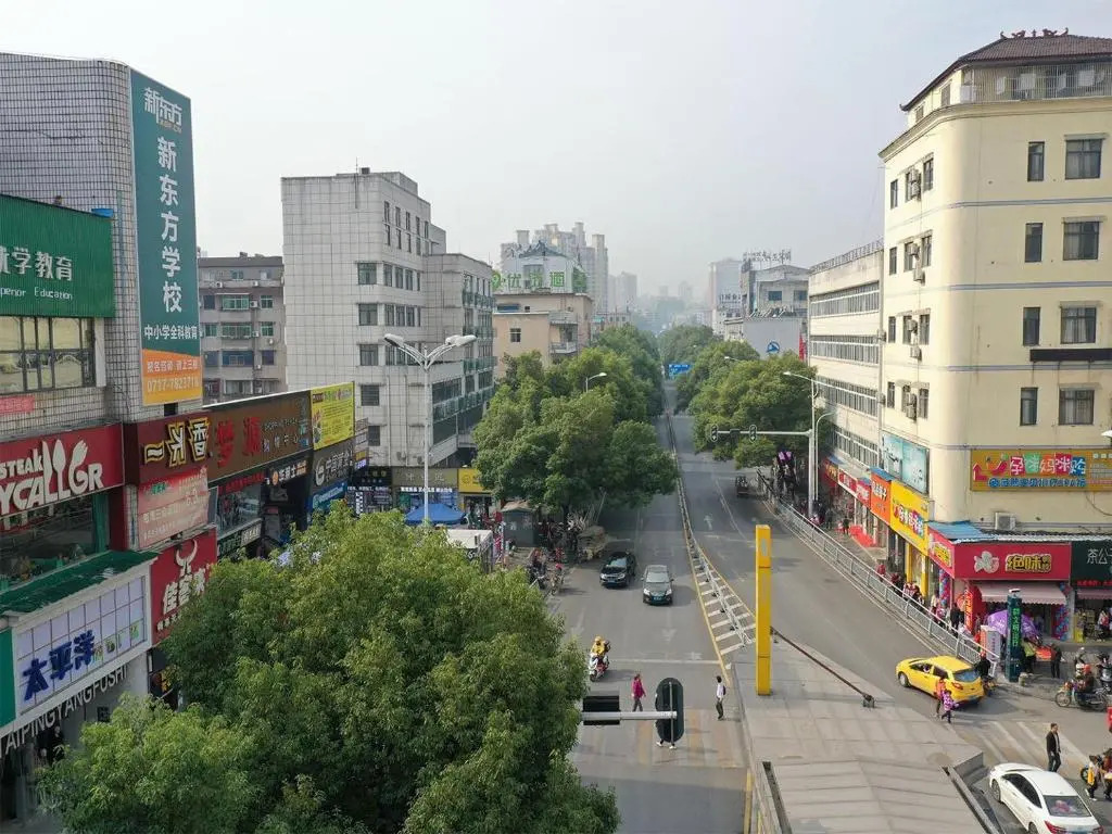 Ичан: 7 Days Premium Yichang Yiling