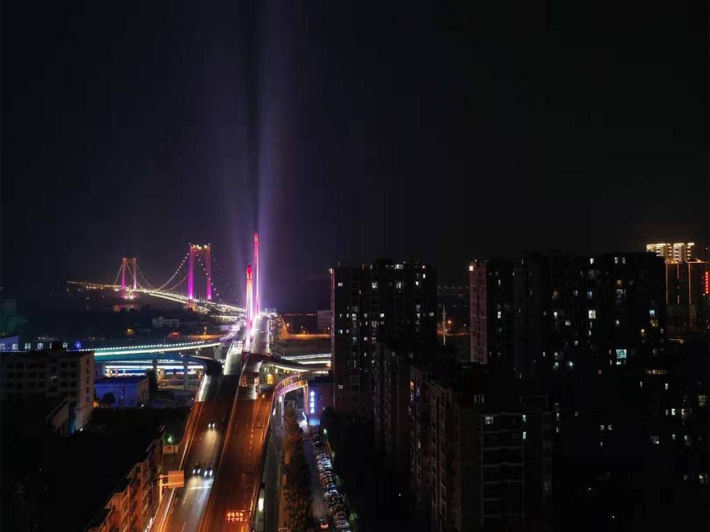 Ичан: 7 Days Premium Yichang Yiling