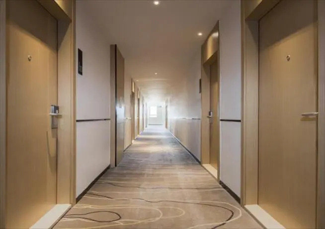 Хойчжоу: City Comfort Inn Huizhou Huabianling Square