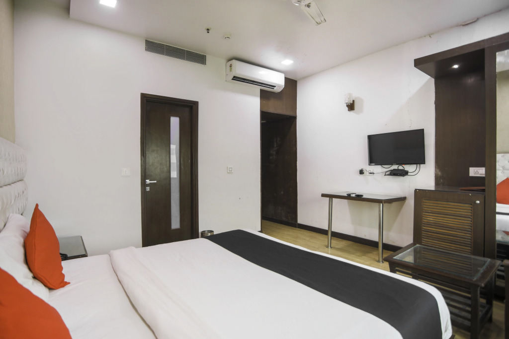 Газиабад: Hotel Parktel by OYO Rooms
