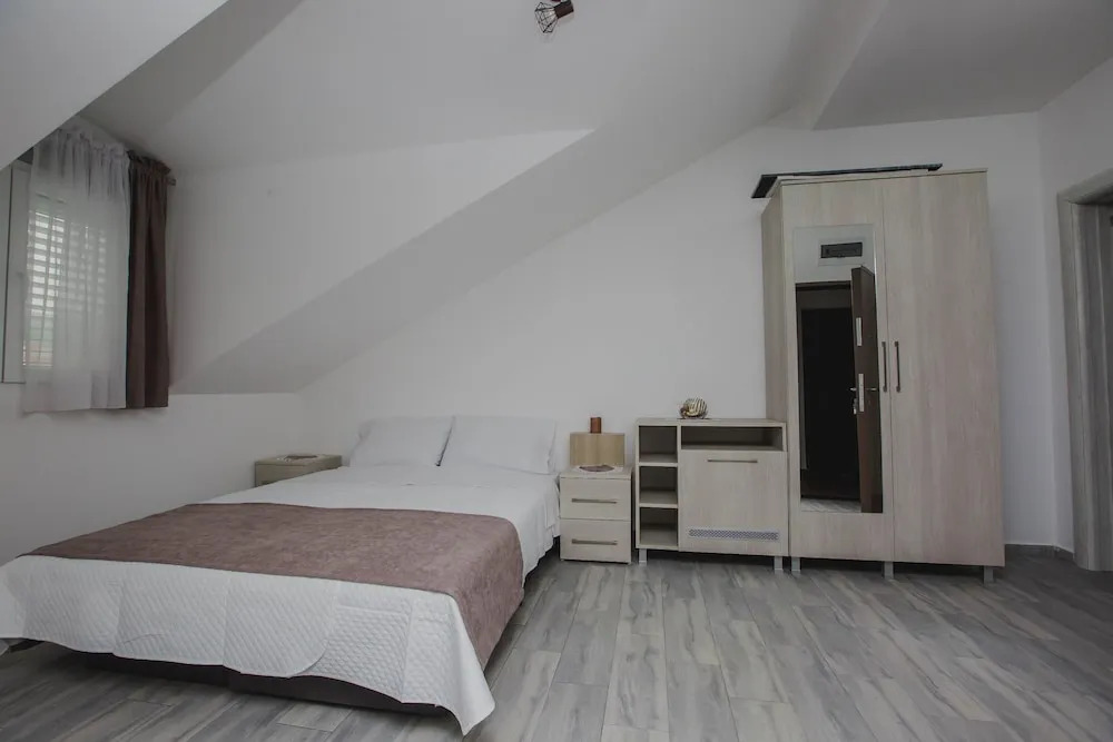 Цетине: Hotel Dapčević