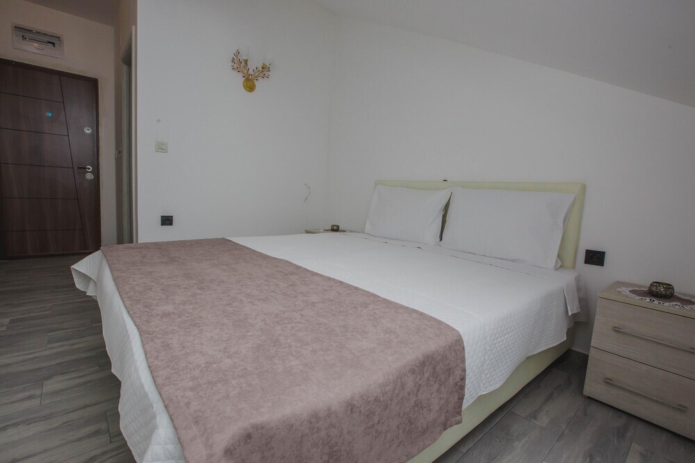 Цетине: Hotel Dapčević