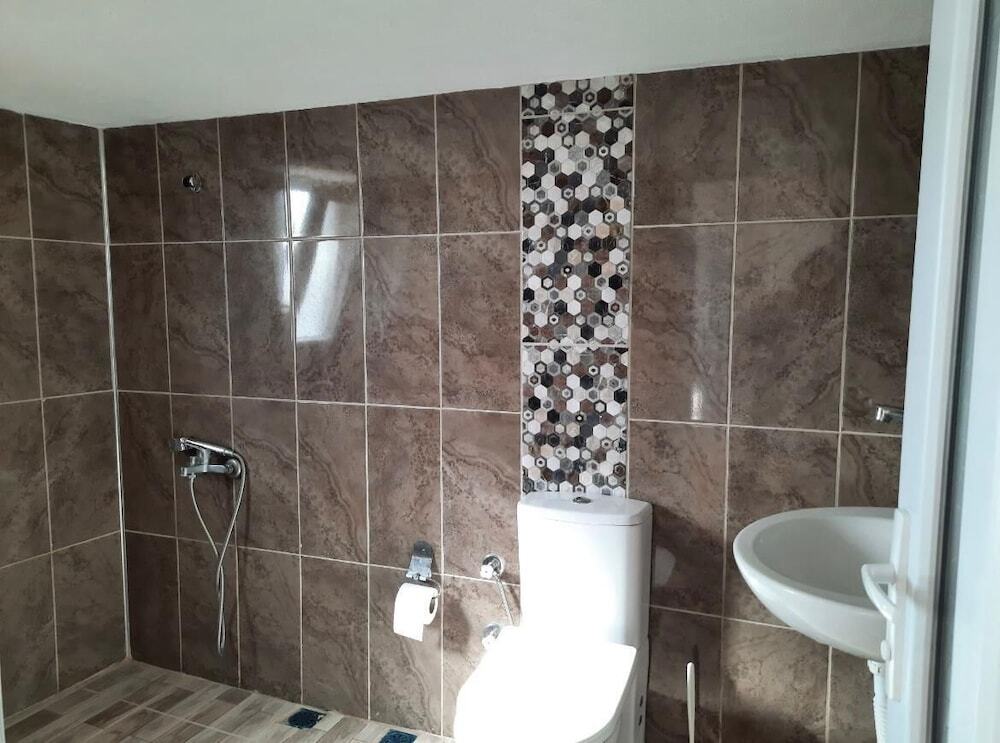 Зейтинликой: Kahraman Apart