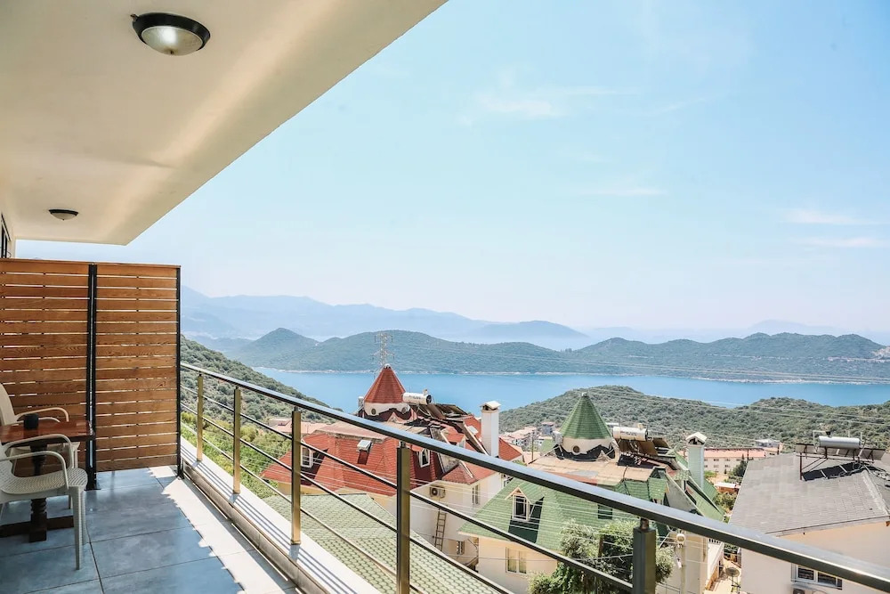 Каш: Just Dream Suites