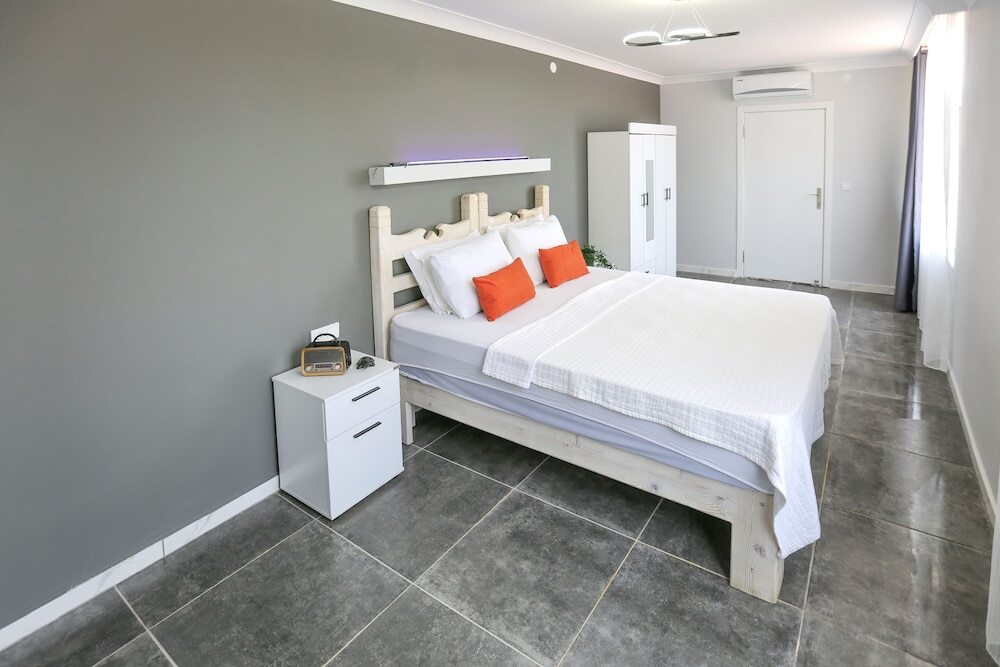 Каш: Just Dream Suites