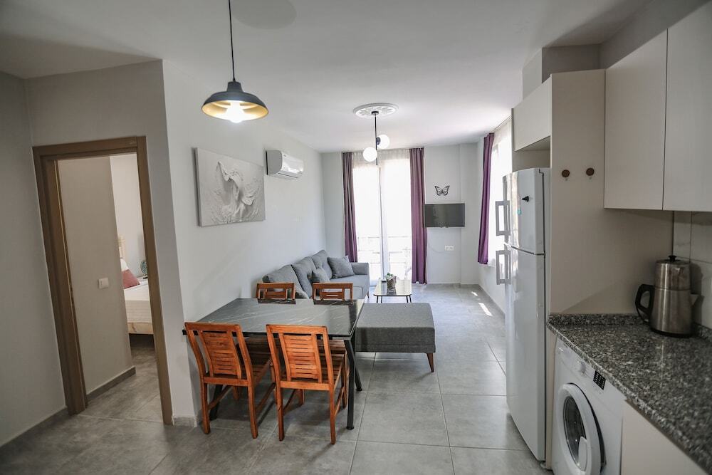 Каш: Just Dream Suites