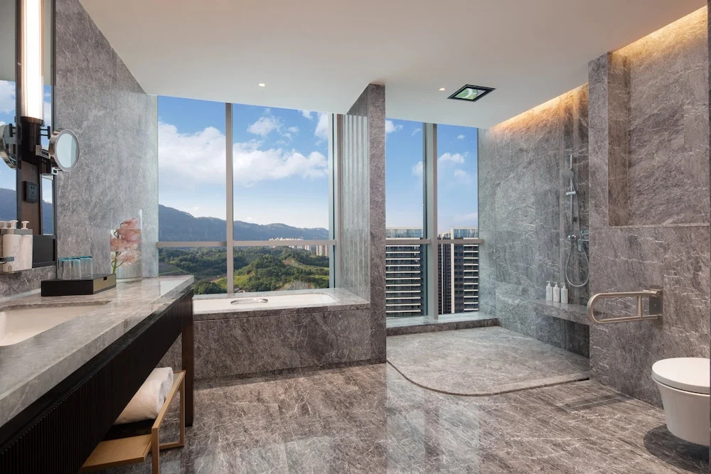Ибинь: Hualuxe Yibin, An IHG Hotel