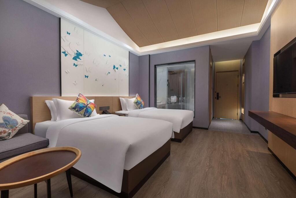 Гуйлинь: Ramada by Wyndham Guilin Yangshuo Resort