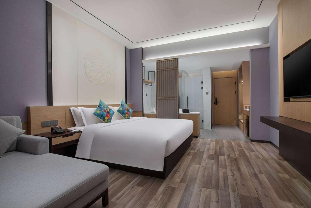 Гуйлинь: Ramada by Wyndham Guilin Yangshuo Resort