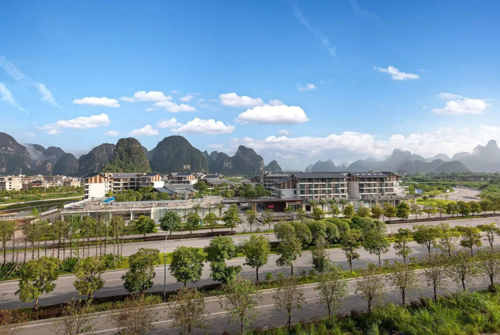 Гуйлинь: Ramada by Wyndham Guilin Yangshuo Resort
