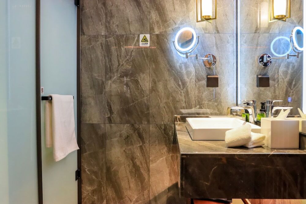 Цзиньчжун: Yun Ray Phoenix Hotel