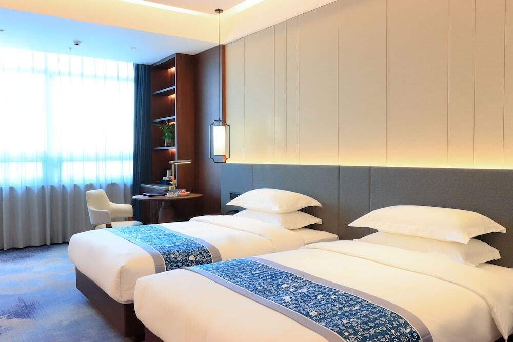 Цзиньчжун: Yun Ray Phoenix Hotel