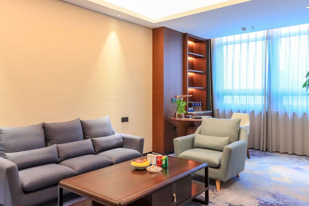 Цзиньчжун: Yun Ray Phoenix Hotel