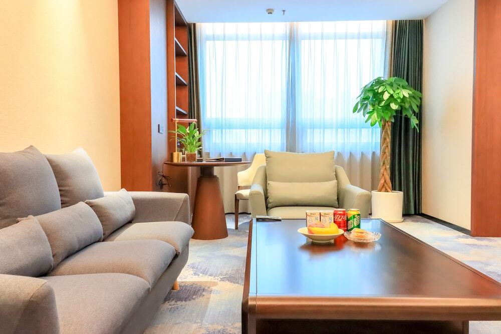 Цзиньчжун: Yun Ray Phoenix Hotel