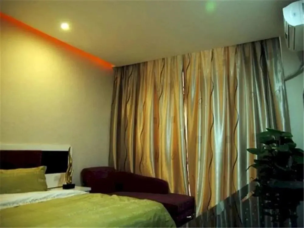 Сяньнин: Xianning Xinyi Holiday Hotel