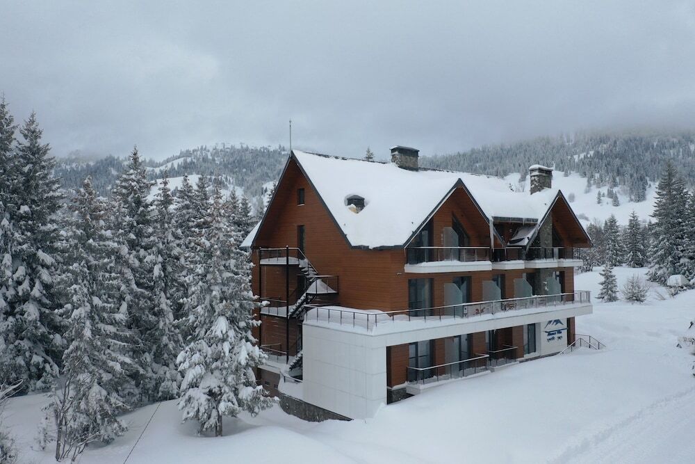 Даниспараули: Alliance Villa