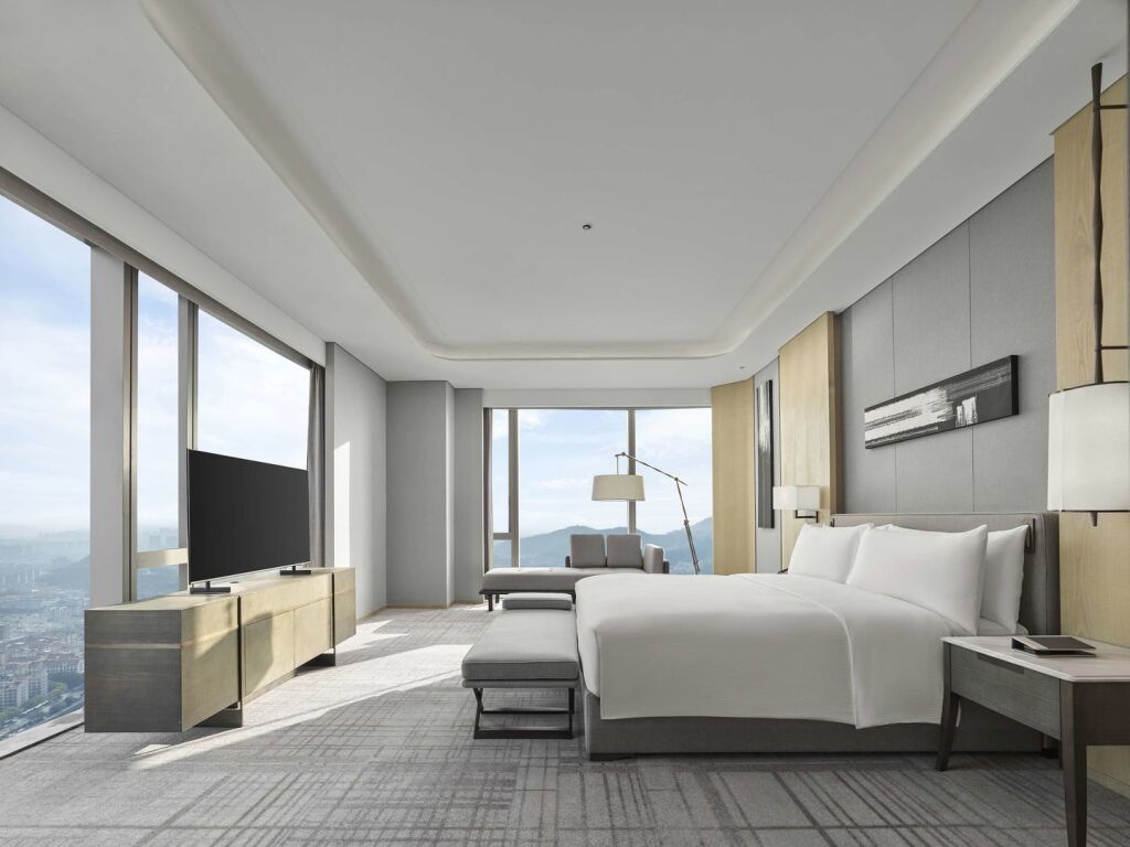 Шаоксинг: Hilton Zhuji