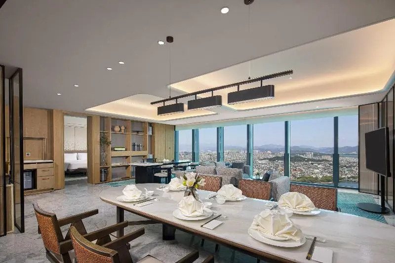 Чаочжоу: Crowne Plaza Chaozhou Riverside