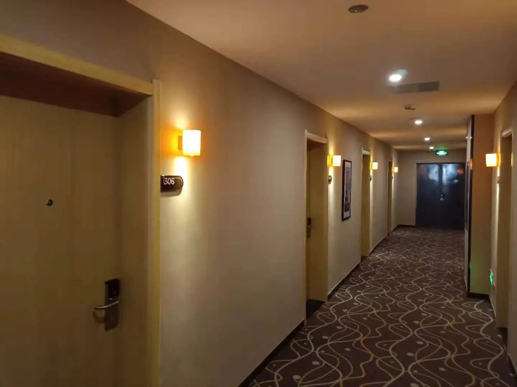 Синтай: 7 Days Premiuma Xingtai Zhongxing West Street Gush