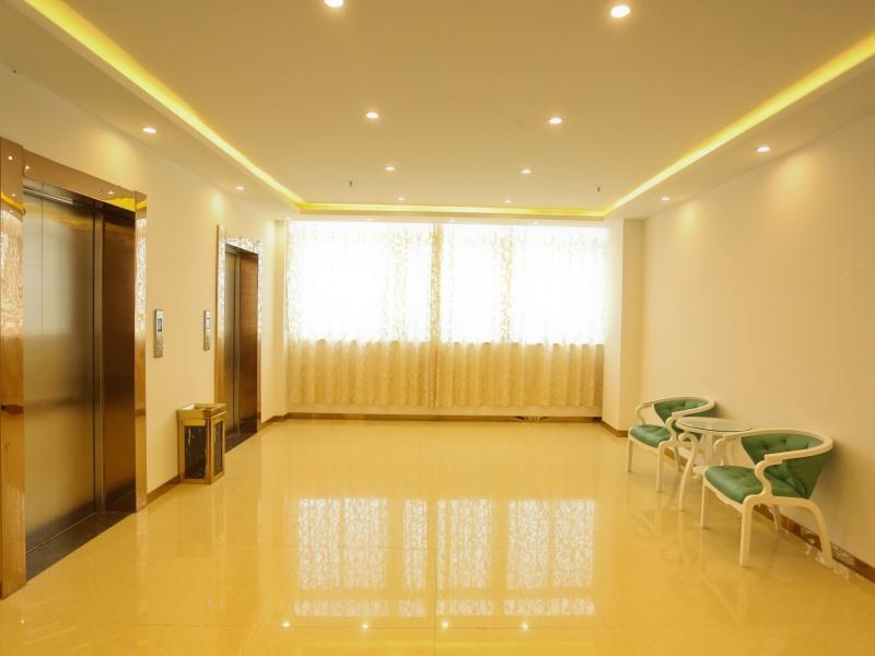 Аньцин: GreenTree Inn Anqing Huaining County Development Zone Duxiu Road - Anqing