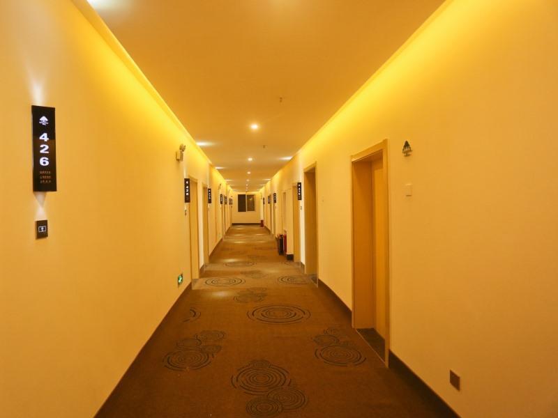 Аньцин: GreenTree Inn Anqing Huaining County Development Zone Duxiu Road - Anqing