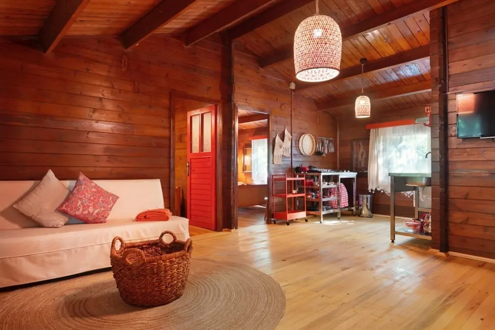 Чиралы: Gayb-I Boutique Home