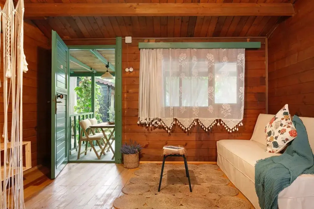 Чиралы: Gayb-I Boutique Home