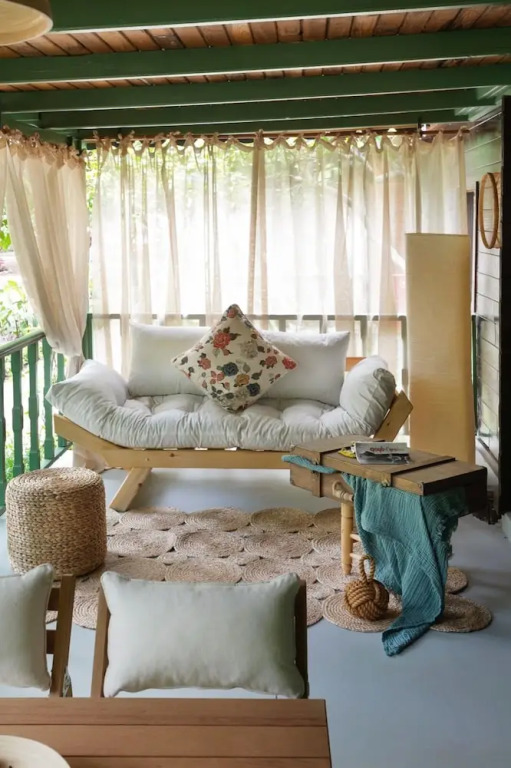 Чиралы: Gayb-I Boutique Home