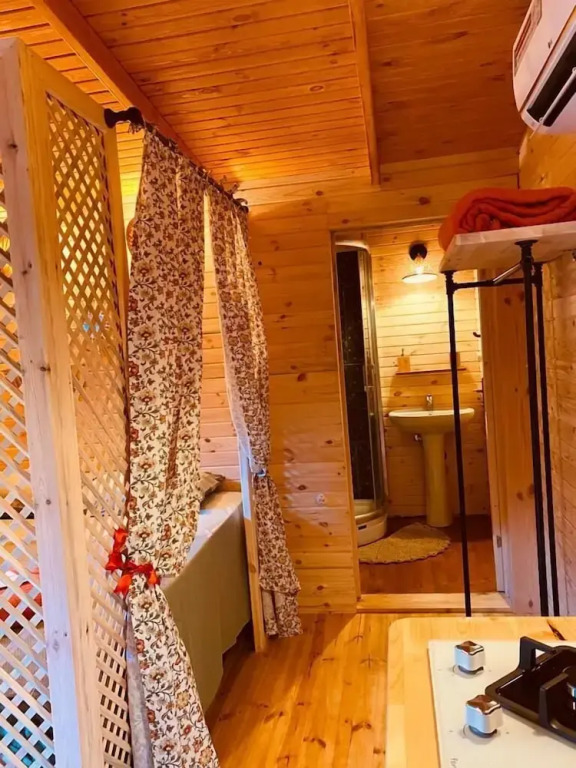 Чиралы: Gayb-I Boutique Home