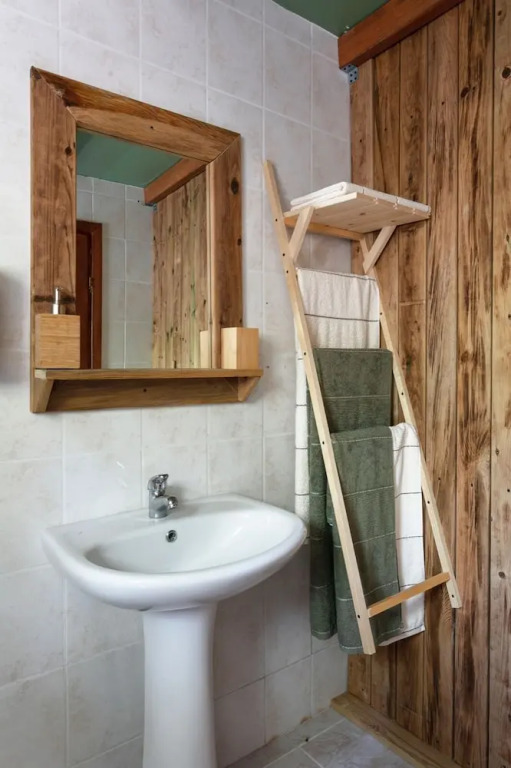 Чиралы: Gayb-I Boutique Home