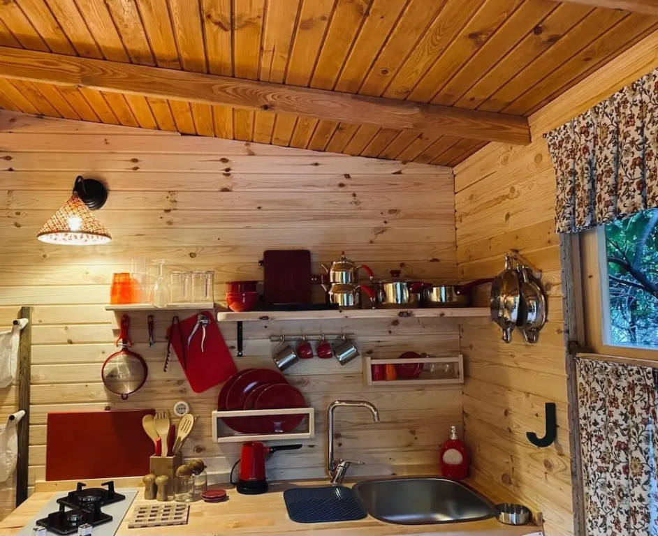 Чиралы: Gayb-I Boutique Home