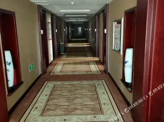 Шанграо: Huayun Hotel