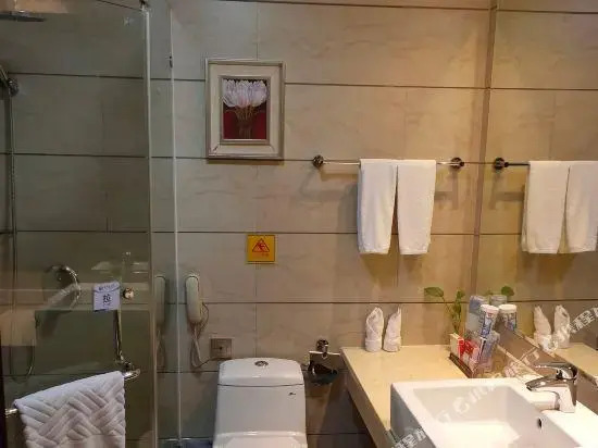 Шанграо: Huayun Hotel
