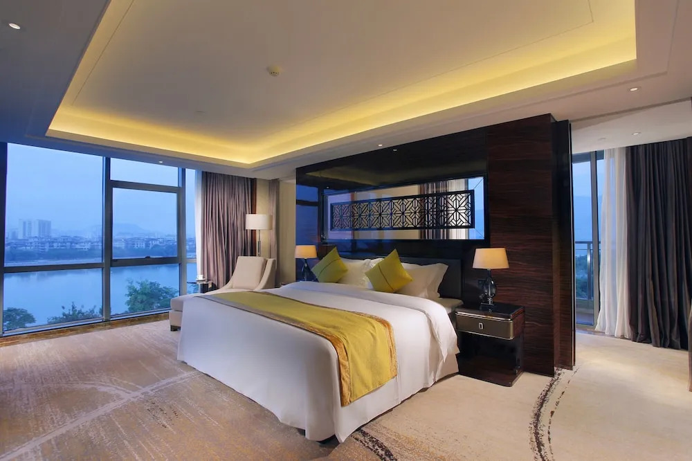Чжаоцин: the Star Hotel