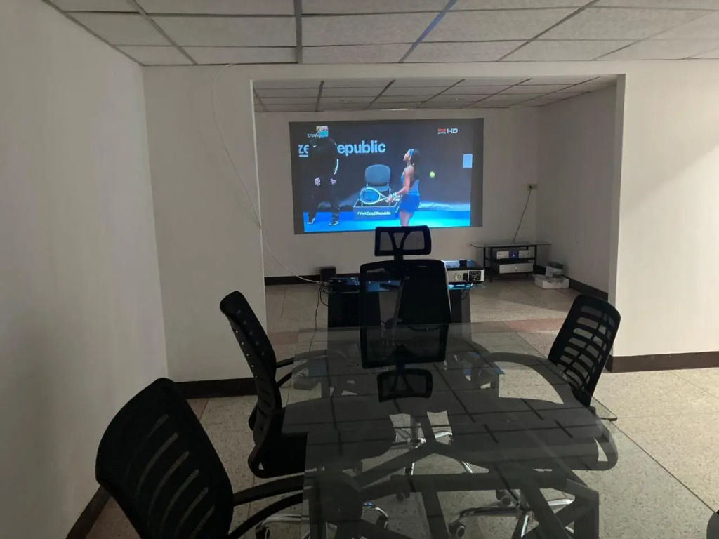Лоэй: Moocoworking