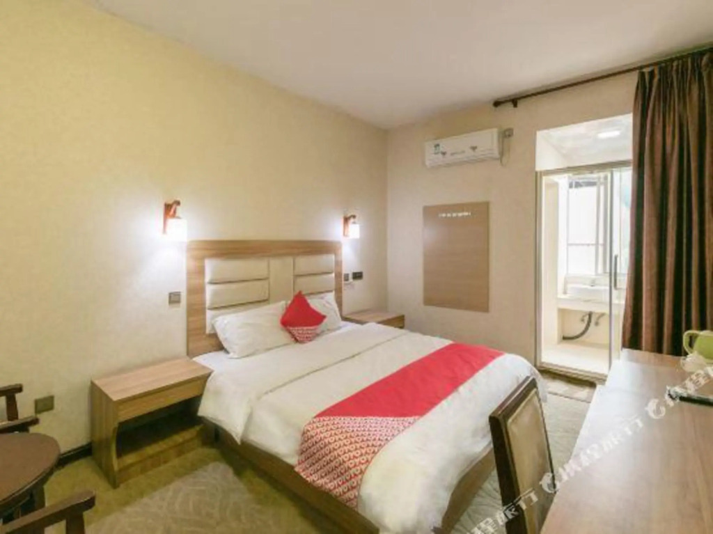 Ганьчжоу: Huabao Holiday Inn