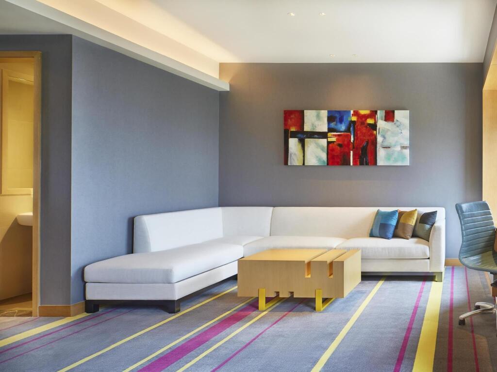 Дунгуань: Aloft Dongguan Dynamic Town