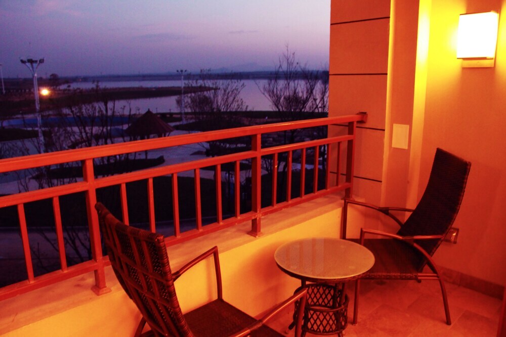 Синтай: Queshan Lake Arcadia International Resort