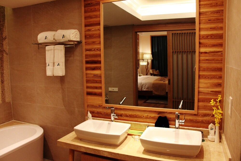 Синтай: Queshan Lake Arcadia International Resort