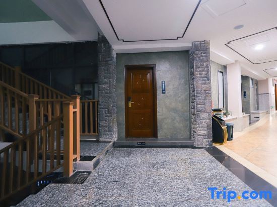 Мамакун: Topfort Hotel